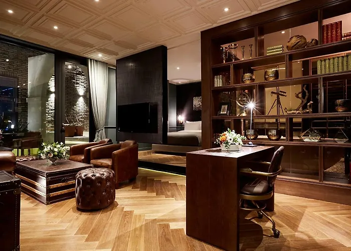 9 Brick Hotel