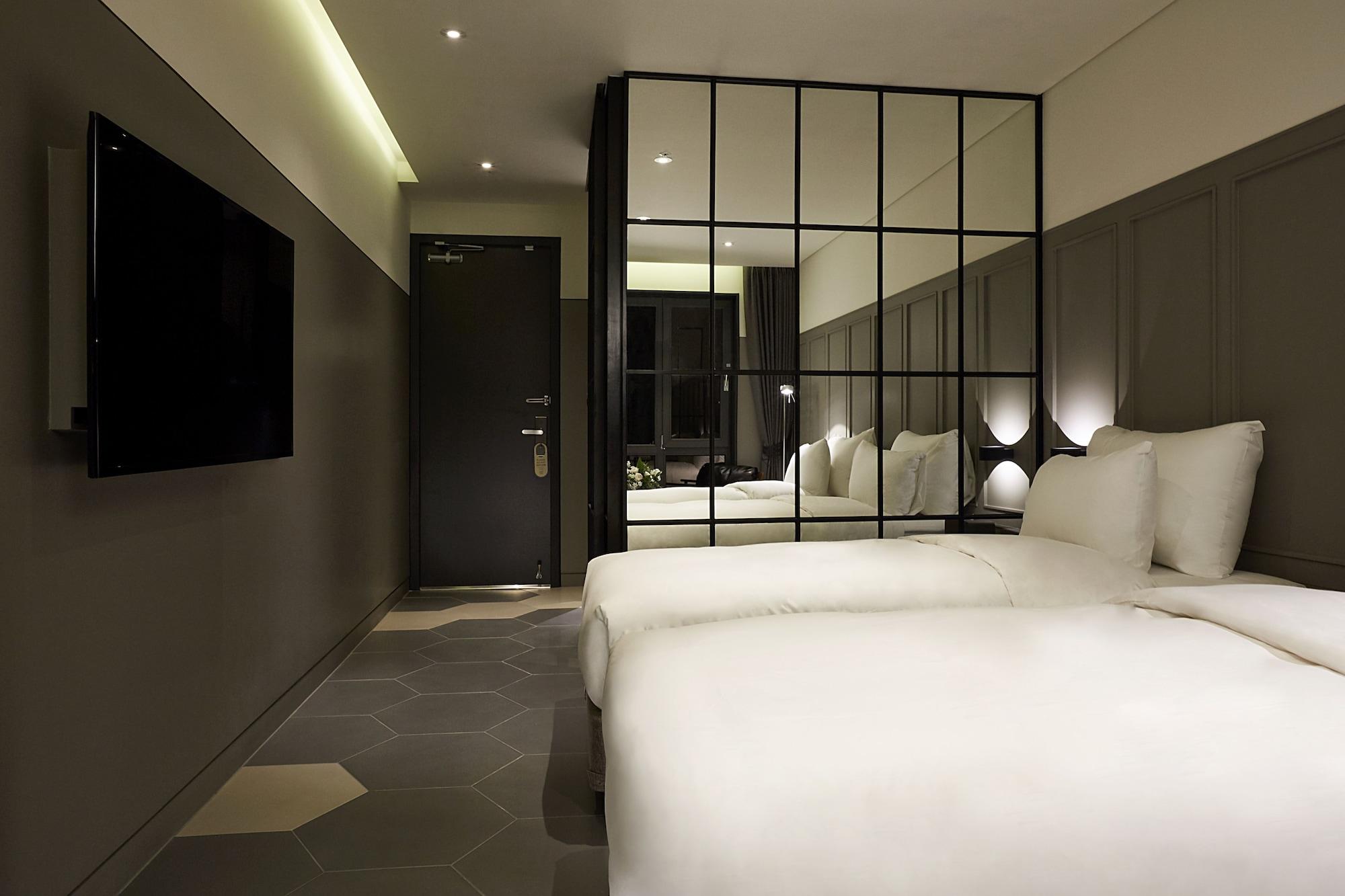 9 Brick 3* Seoul