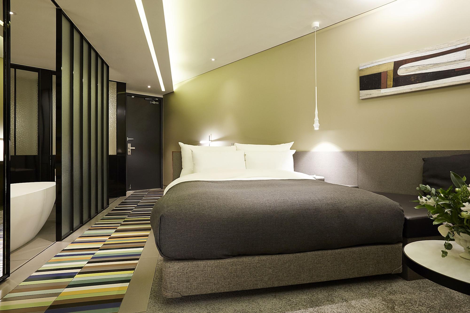 9 Brick Hotel 3*