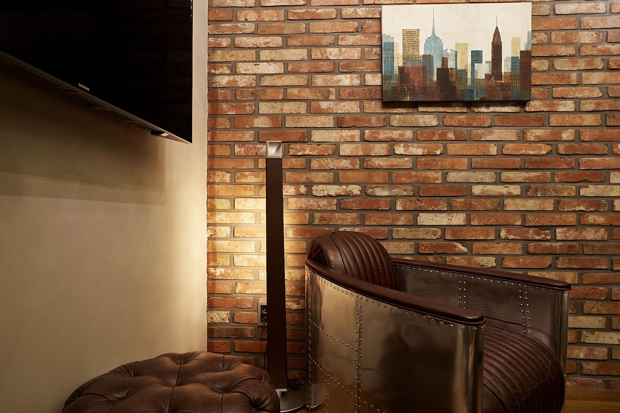 9 Brick