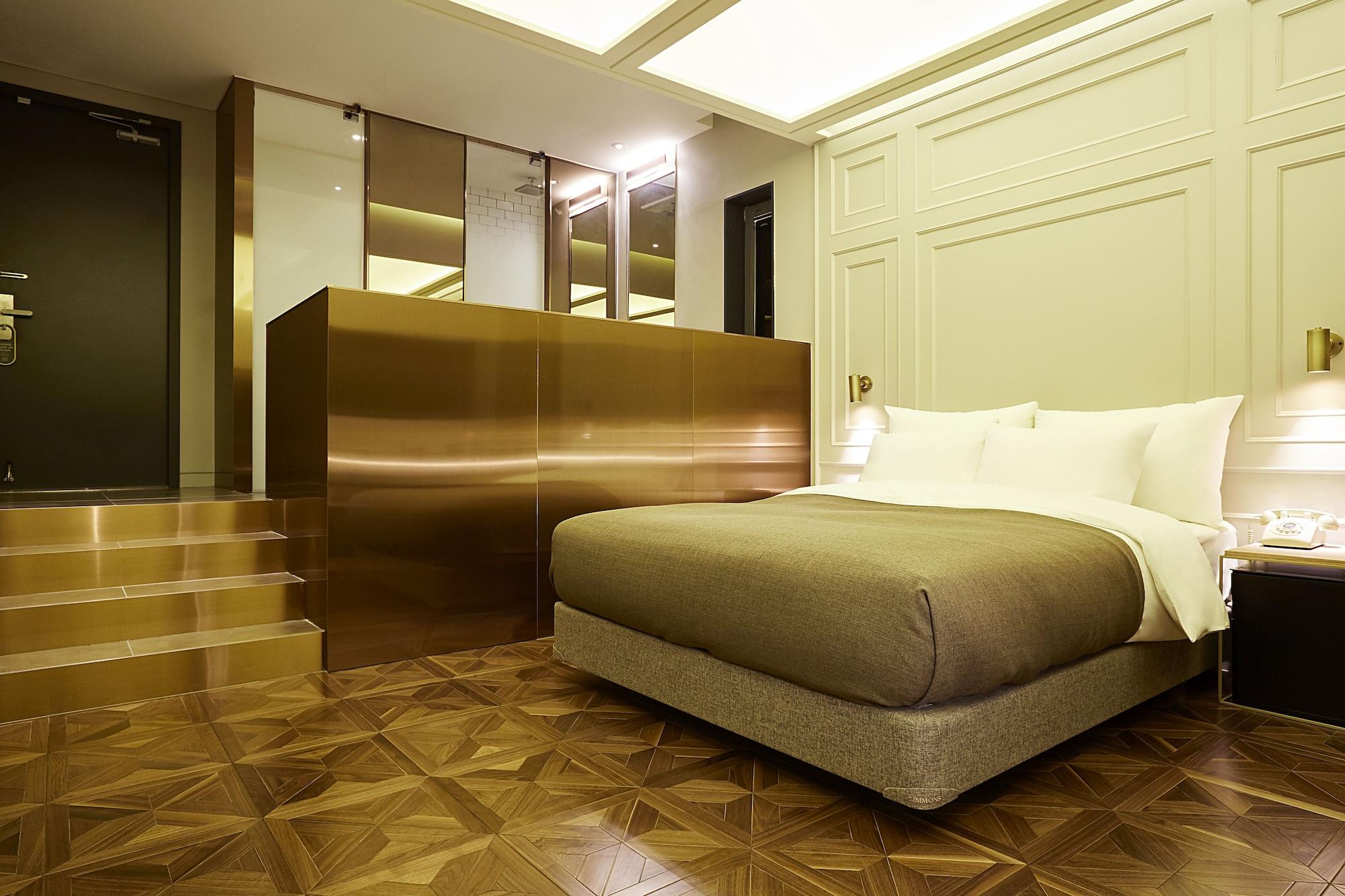 9 Brick Hotel 3*