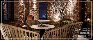 9 Brick Hotel 3*