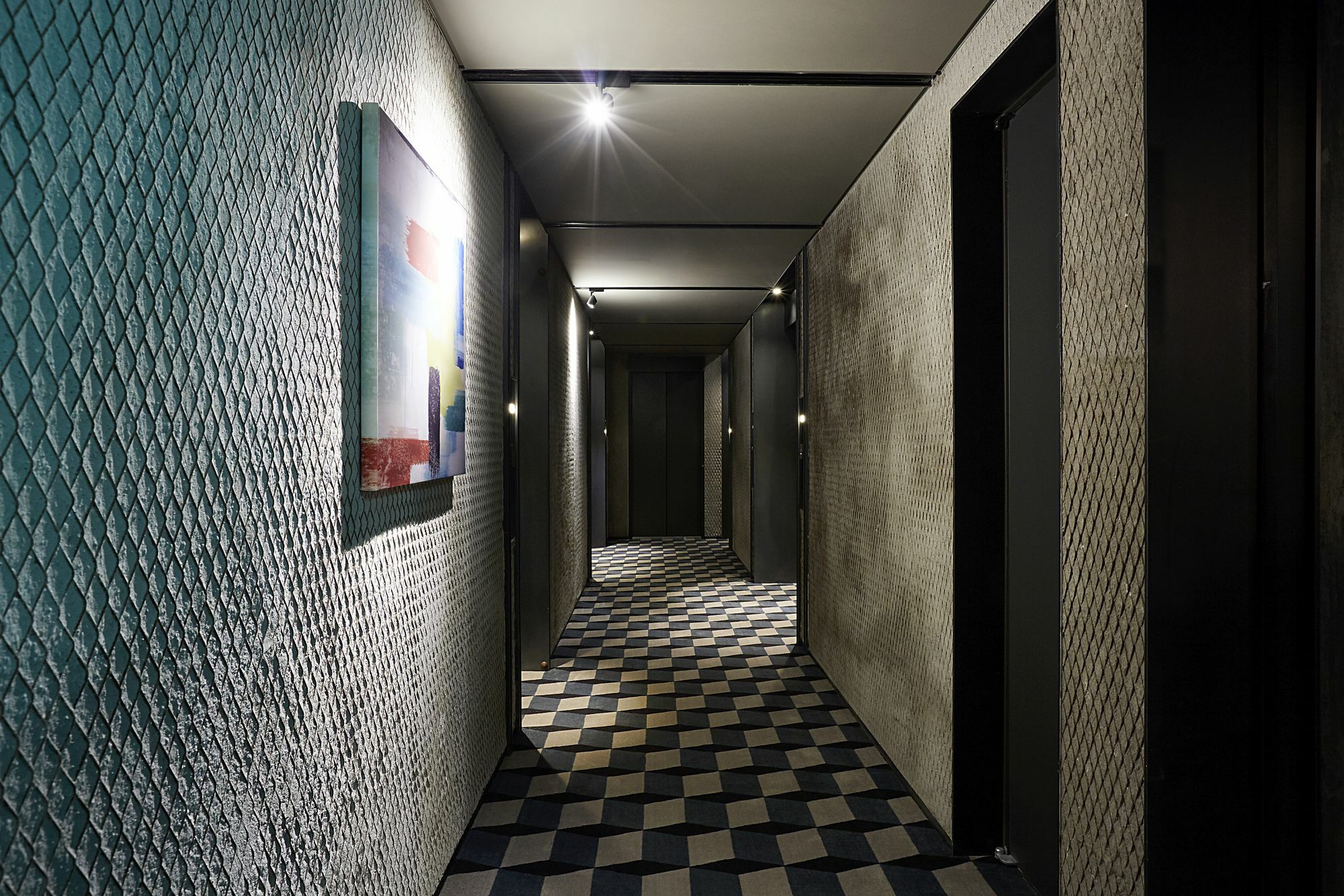 9 Brick Hotel